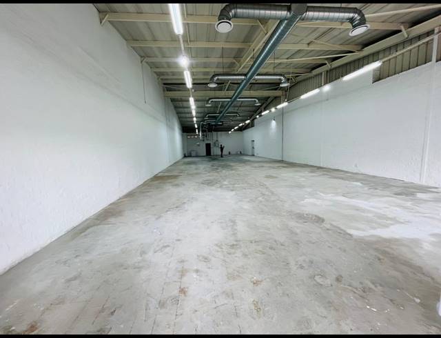 300M² RETAIL TO LET IN FOURWAYS